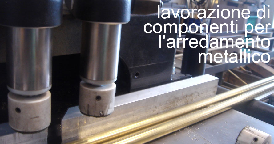lavorazione di componenti per l'arredamento metallico